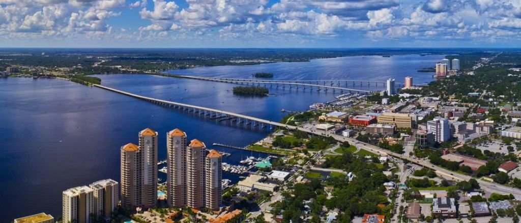 Breeze Airways Fort Myers Office