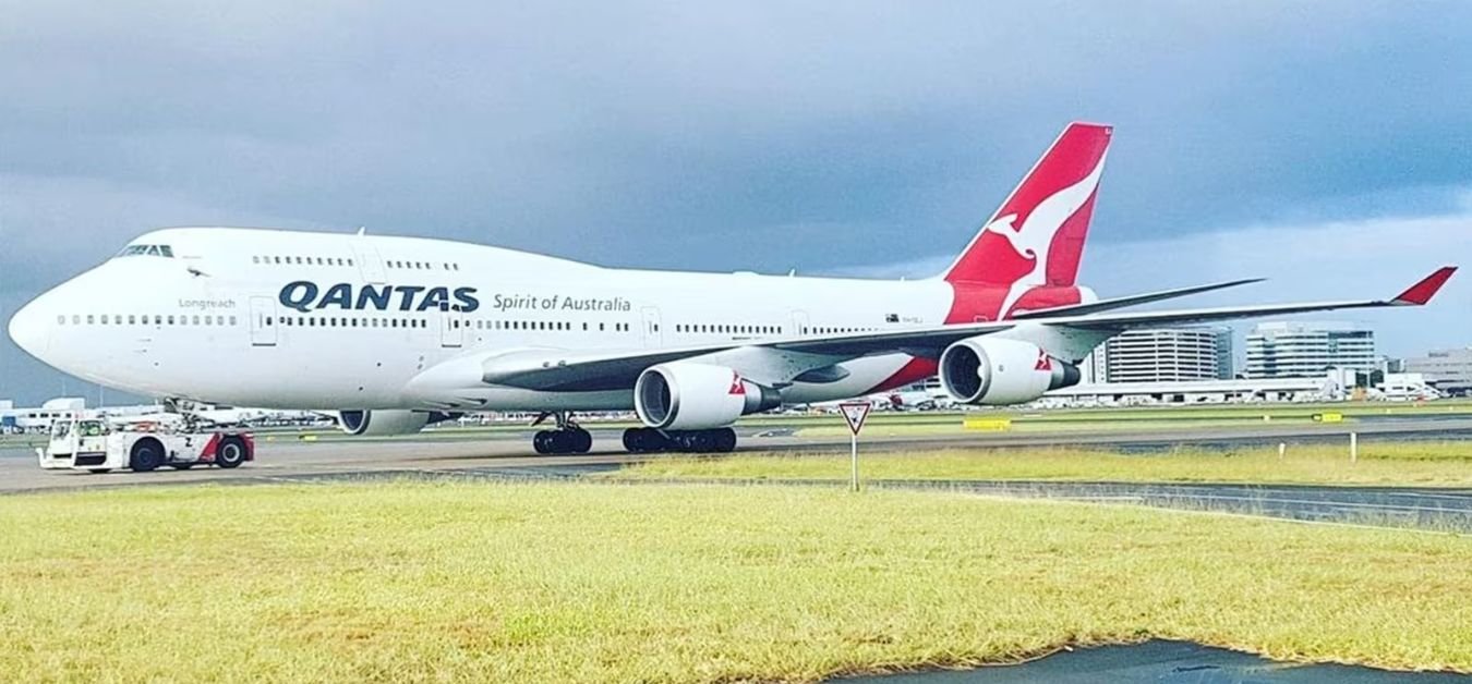 Qantas Airlines Ontario Office Address