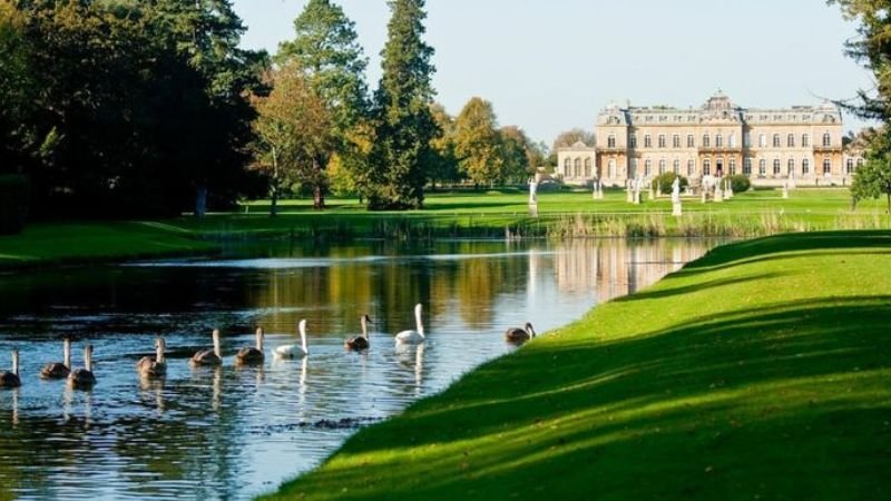 Emirates Airlines Luton Office in England