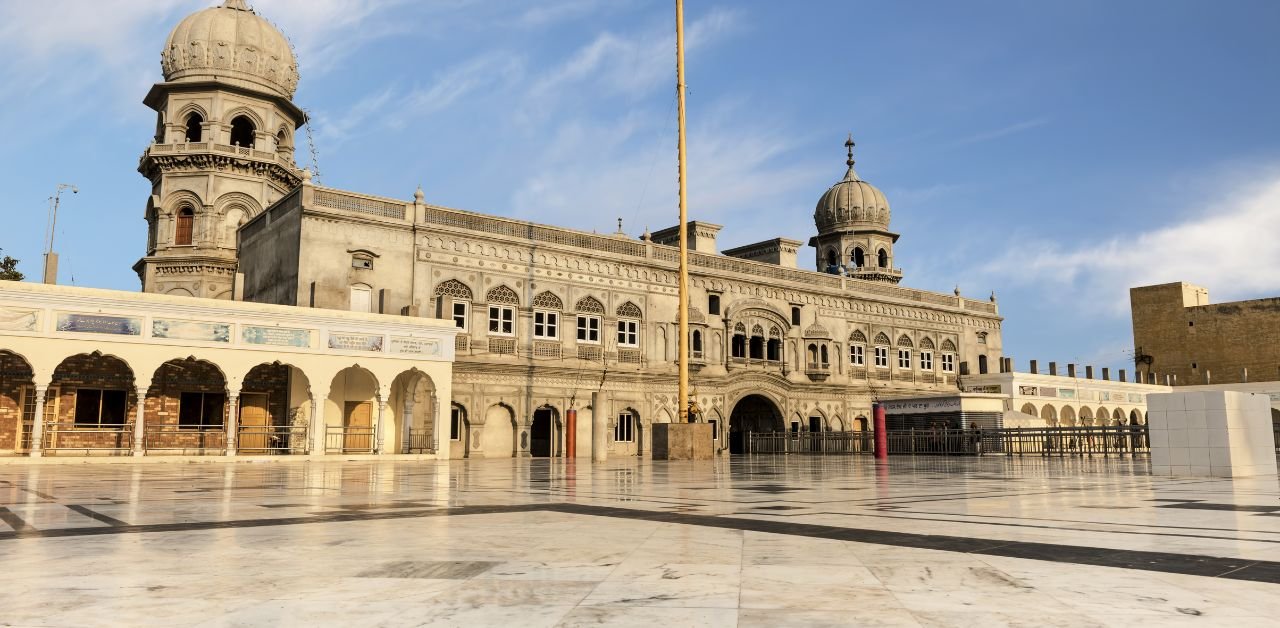 Qatar Airways Peshawar Saddar Office Address