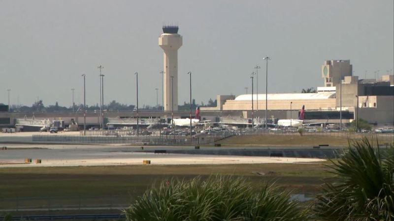 Breeze Airways Palm Beach International Airport