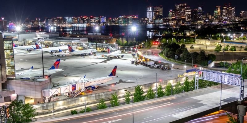 Delta Airlines Manchester Boston Airport