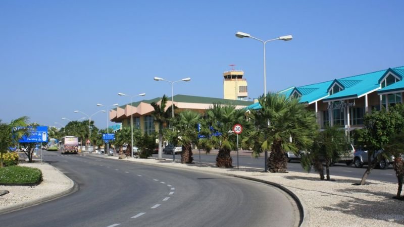 Reina Beatrix International Airport