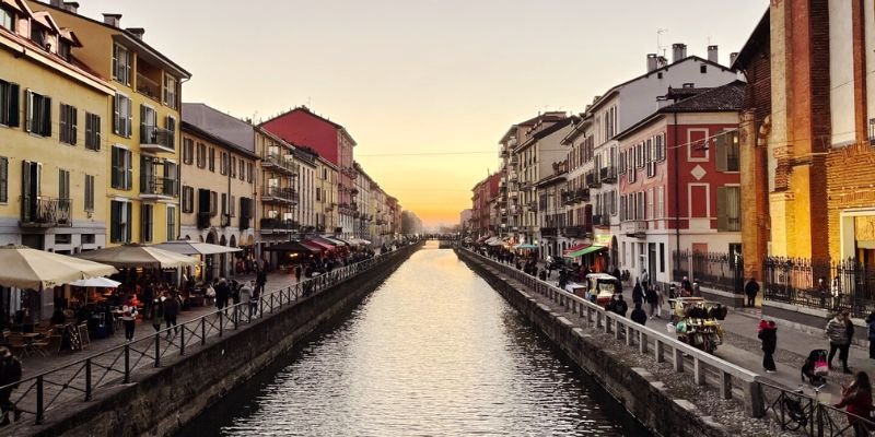 21 Air Milan Office In Italy