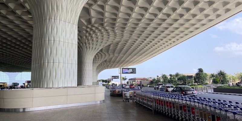 Oman Air BOM Terminal