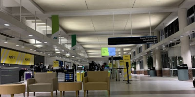 Qatar Airways MHT Terminal