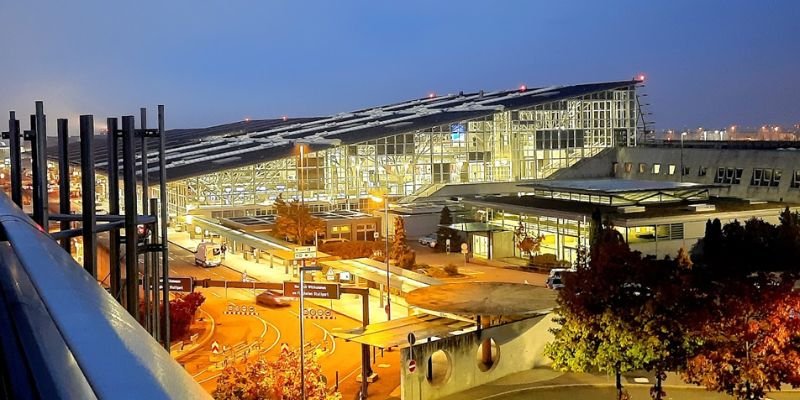 Qatar Airways STR Terminal