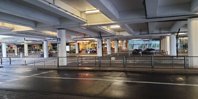 Qatar Airways WAW Terminal