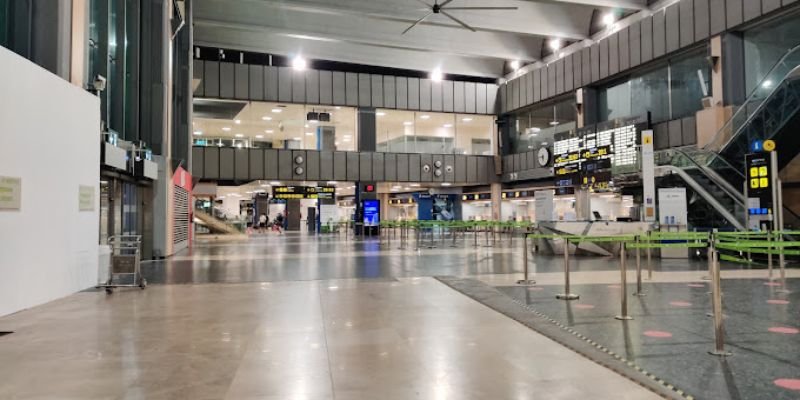 Ryanair VLC Terminal