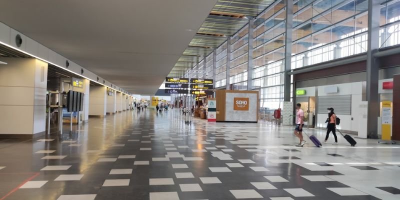 Sun Country Airlines LPA Terminal