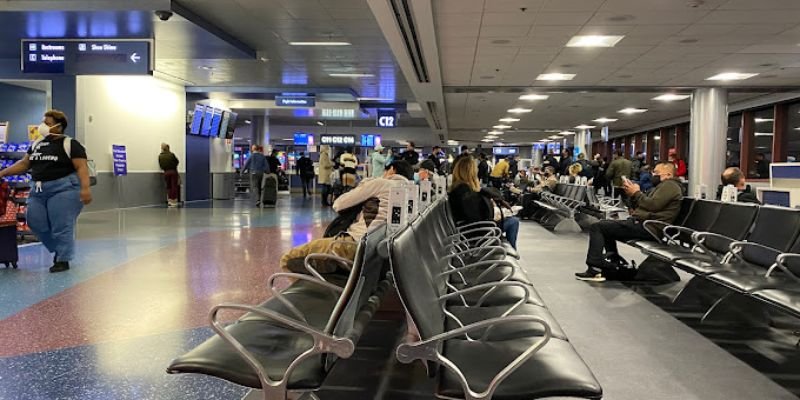 Aeromexico Airlines OAK Terminal