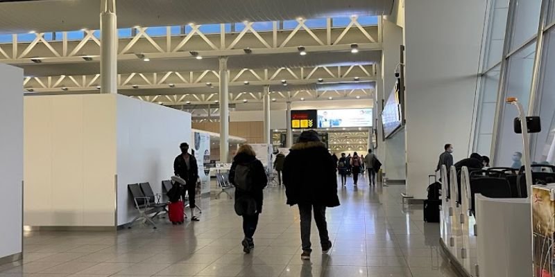 Icelandair Berlin BRU Terminal