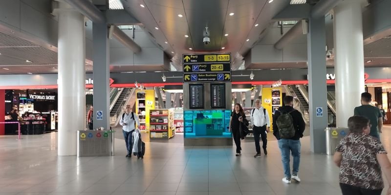 Vietnam Airlines OTP Terminal